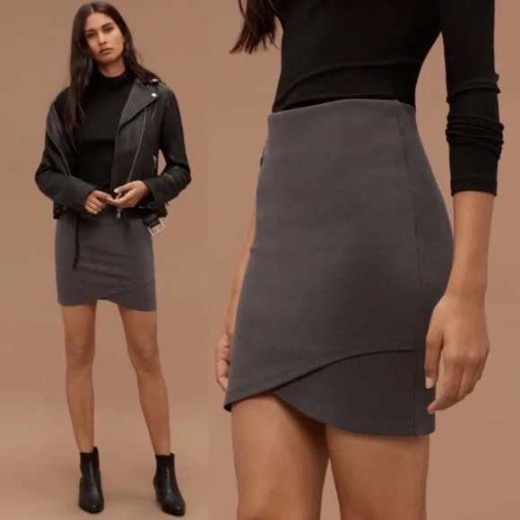 🩶ARITZIA TALUA Mini Skirt - Picture 1 of 2